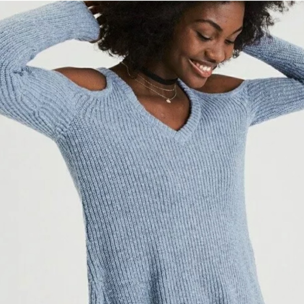 American Eagle 🦅 Gray Cold Shoulder knit Sweater MEDIUM